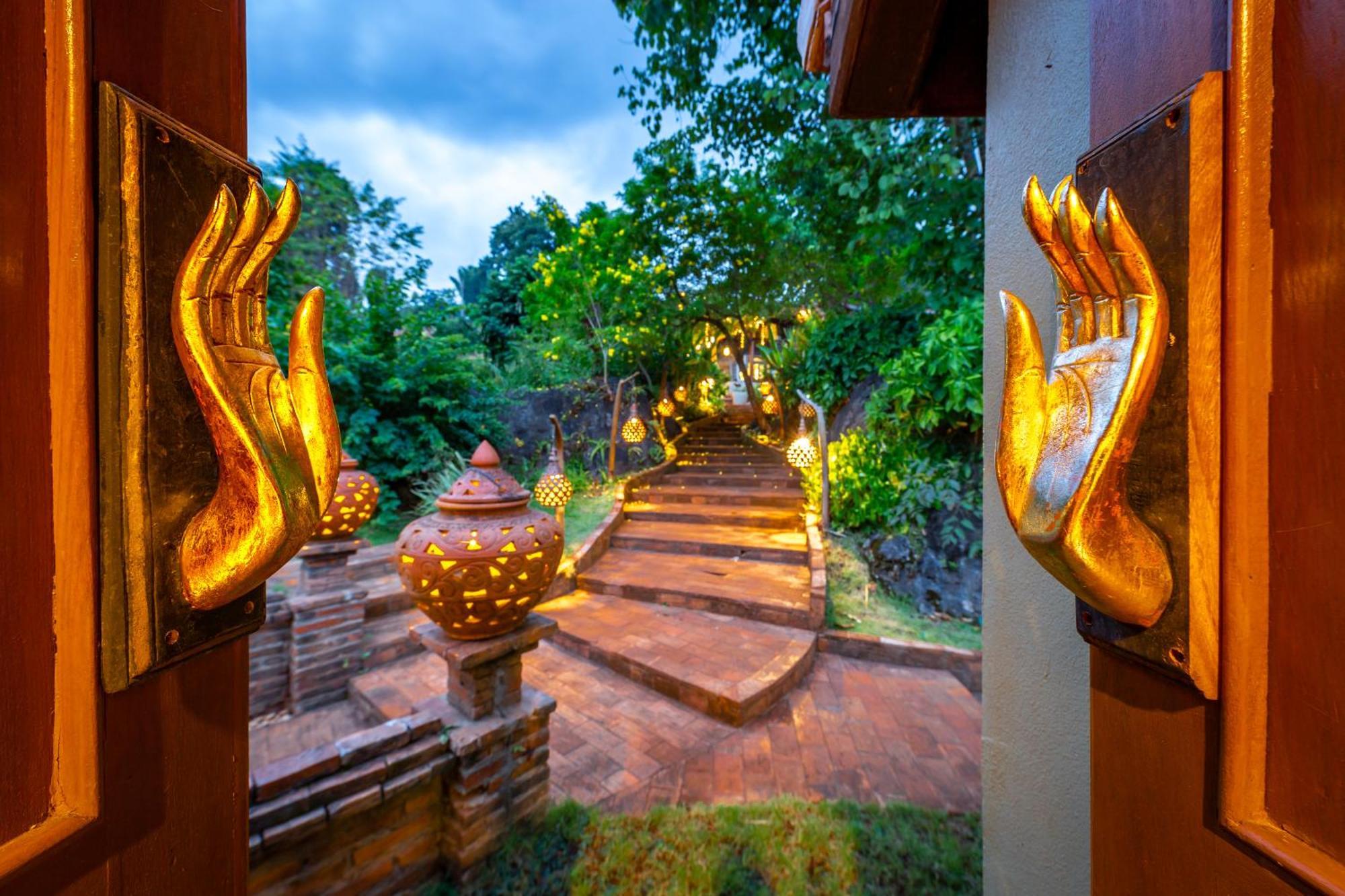 Kanlaya'S Eyrie, Luxury Homestay Pang Mapha Exterior photo